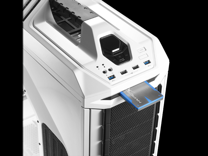 Cooler master white. Корпус Stryker cm Storm. Stryker Cooler Master Case. Coolermaster Storm Stryker белый. Cooler Master Stryker боковая панель.